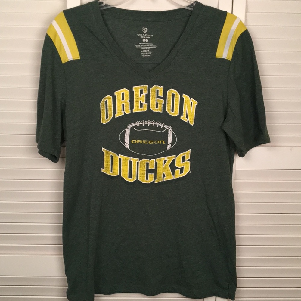 OREGON DUCKS Team Tee Shirt. EUC. Size XL.